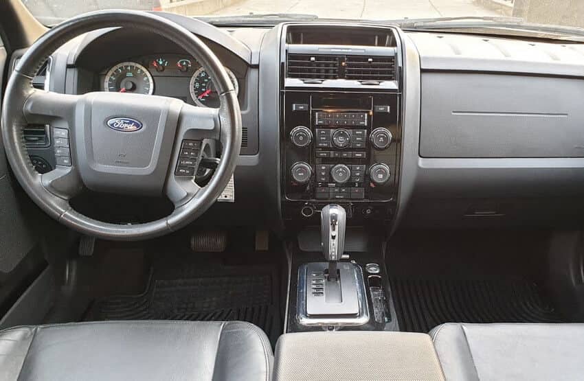 Форд Эскейп водительское сиденье миниатюра