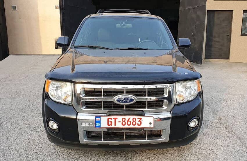 Форд Эскейп спереди миниатюра