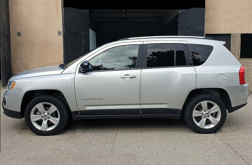 Джип Компас вид сбоку миниатюра