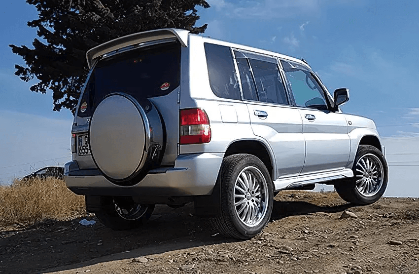 Спойлер mitsubishi pajero io