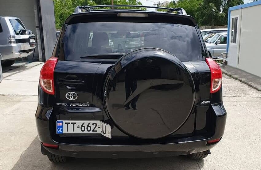 Toyota RAV4 hinter thumbnail