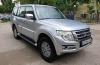 mitsubishi-pajero-front-right.jpg