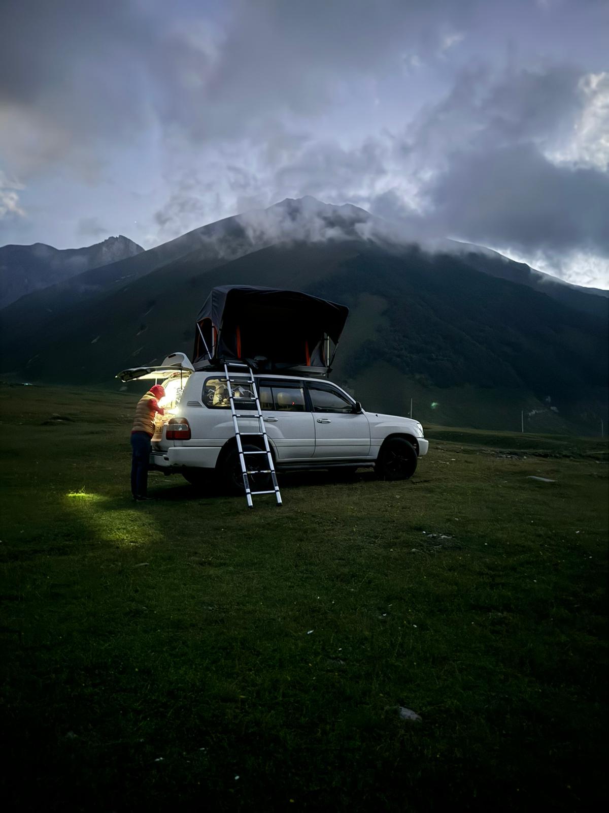 gss-car-rental-camper-rooftop-tent